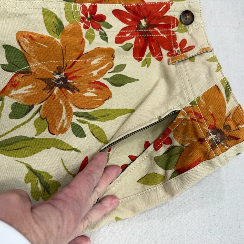 Eddie Bauer Stretch Floral Mini Skirt - Cream, Orange, and Green - Size 4P NWOT